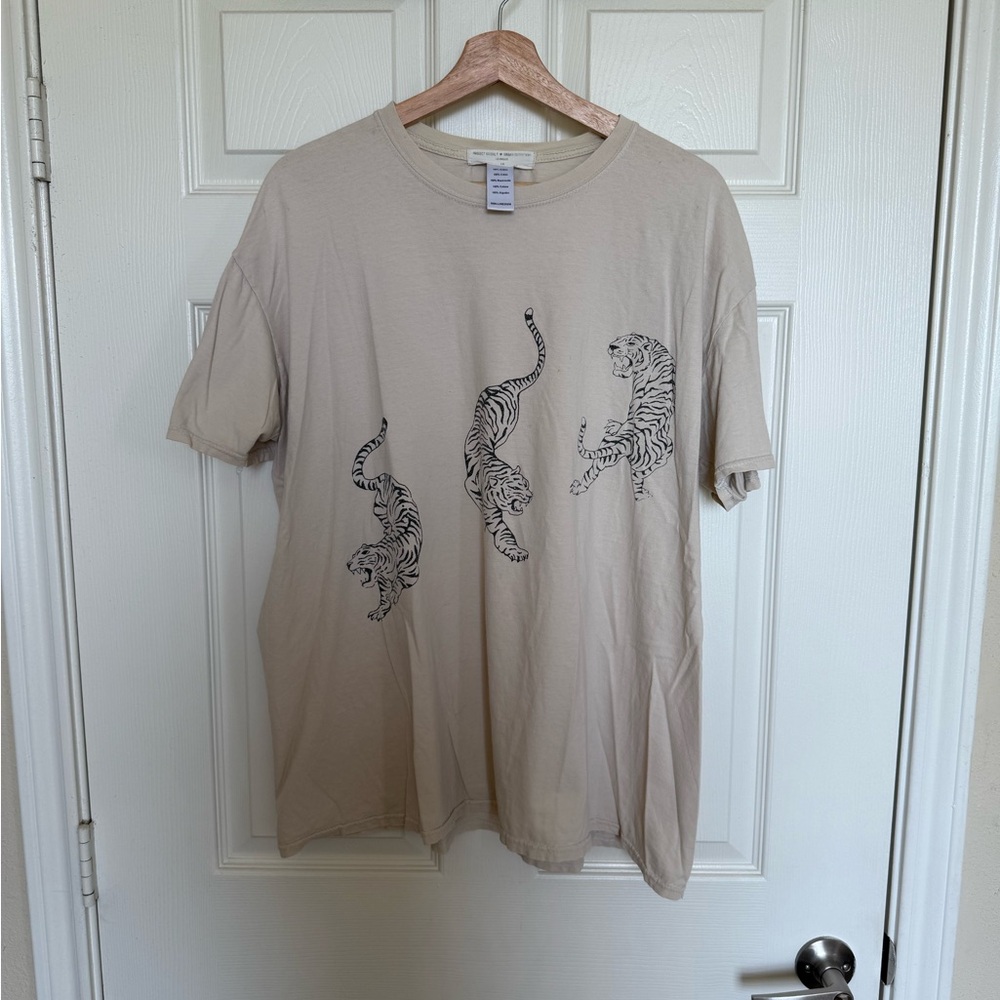 Urban Outfitters Tiger Graphic Tee